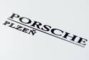 Kovový nápis FINOCHROM®, nápis Porsche Plzeň z chromovaného kovu | © RATHGEBER GmbH & Co. KG